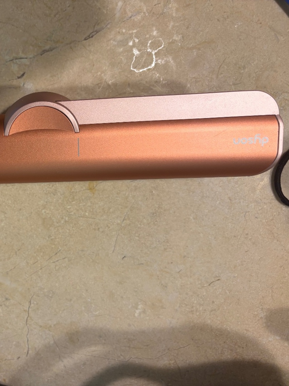 Dyson Airstrait and travel bag – Excellent Condition